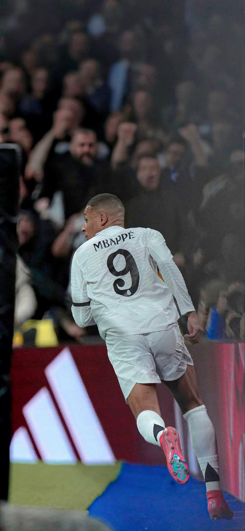 游泳世界排名最新调整 多项成绩刷新纪录