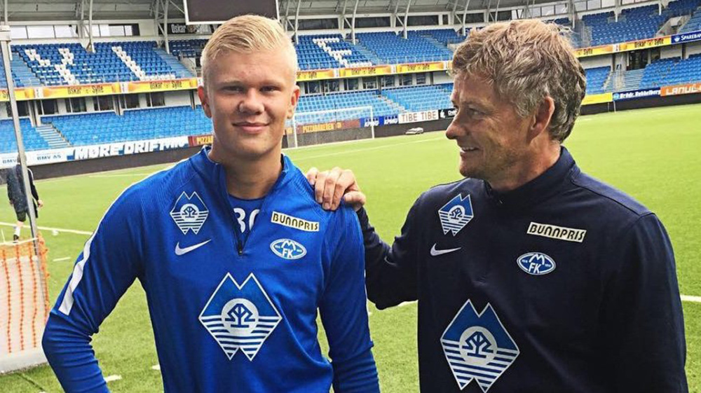 BLG击败TES夺冠，K皇阿卡丽瞬秒双C，阿水的心碎了