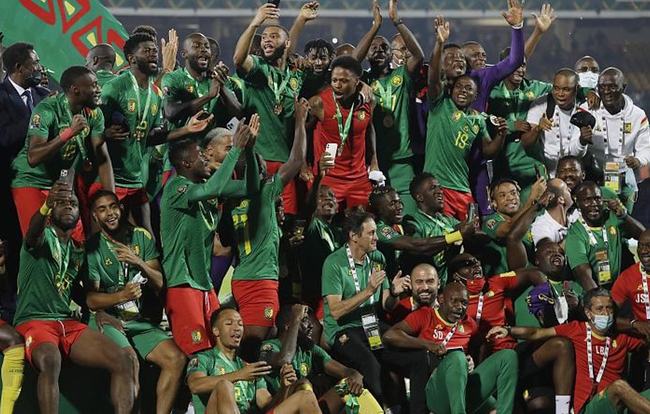 广东队训练！胡明轩苦练三分球