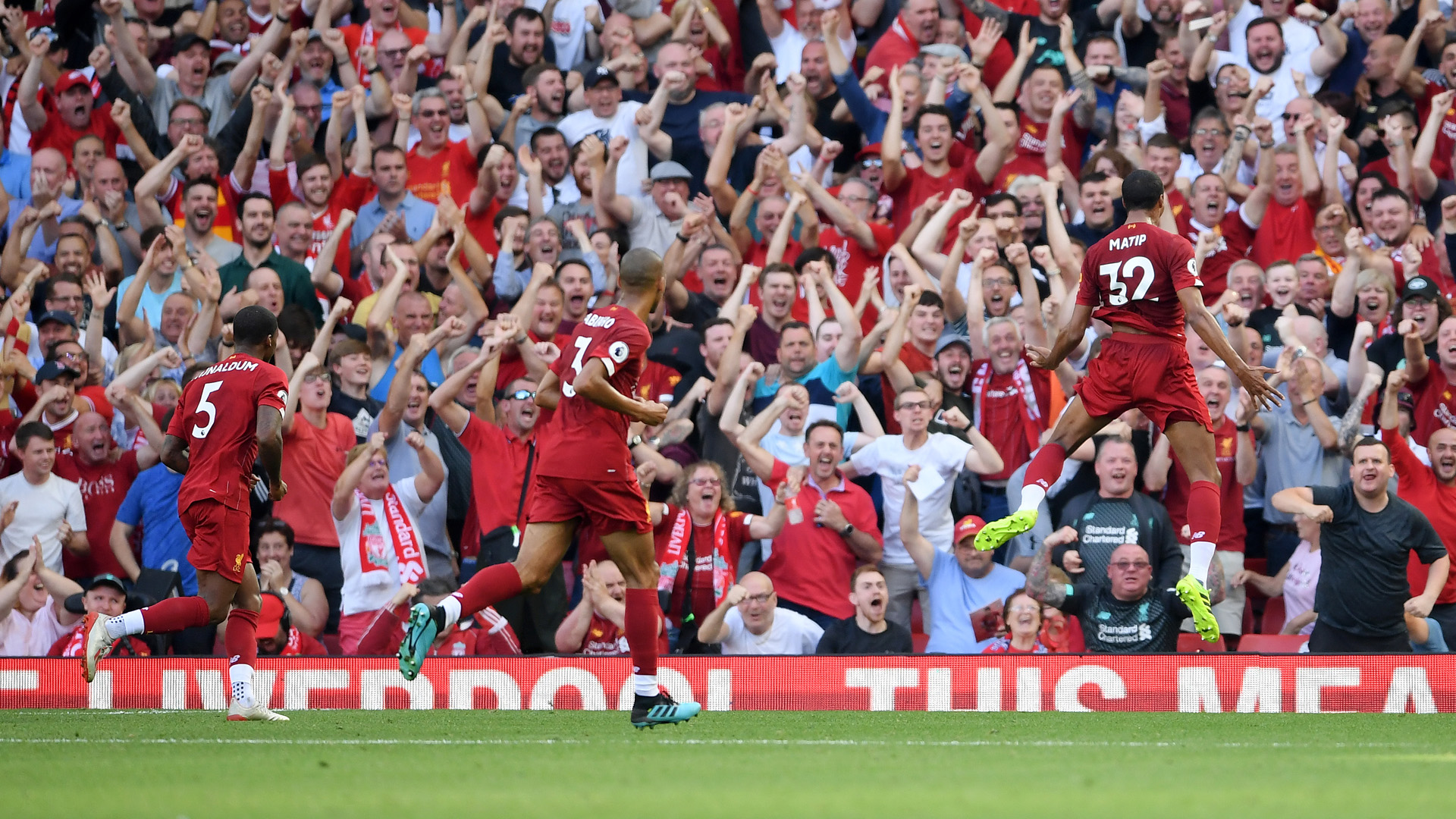 [NBA]伦纳德单挑詹姆斯 强行三分颠进篮筐