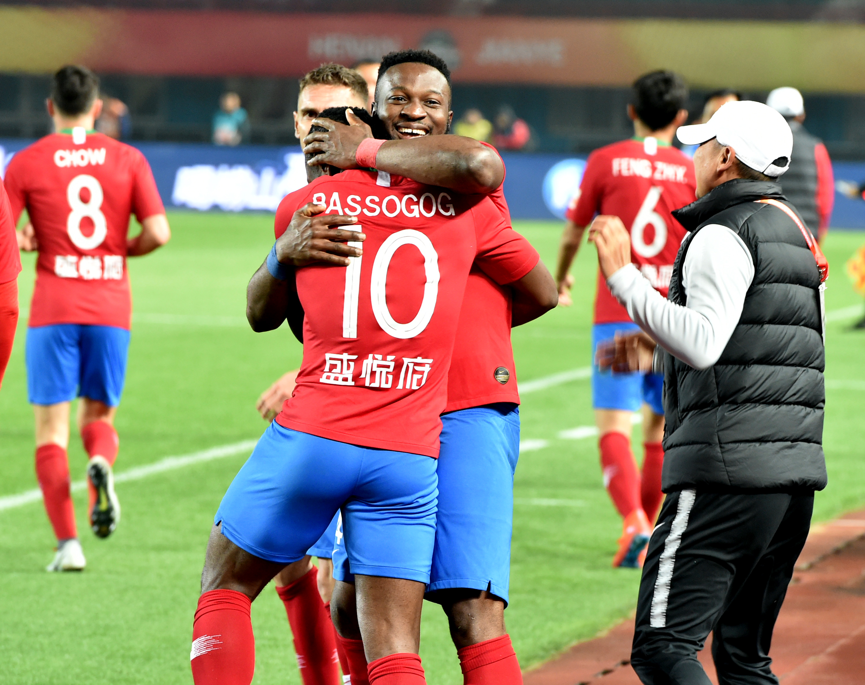 《热血传奇怀旧版》珍品降临，装备属性之谜等待勇士揭秘